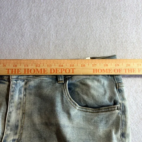 Serenade Men's Cargo Jeans‎ Size 38 Light Wash Distressed Denim Pants